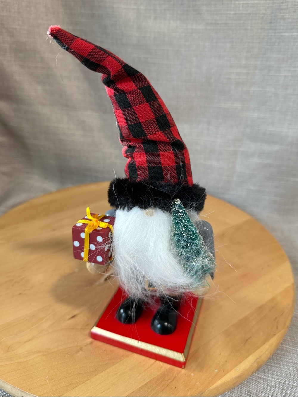2022 Christmas/ Holiday Gnome Figure Geatures a Red Black Plaid Hat